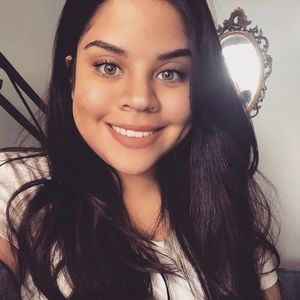 Meet your Posher, Cristal